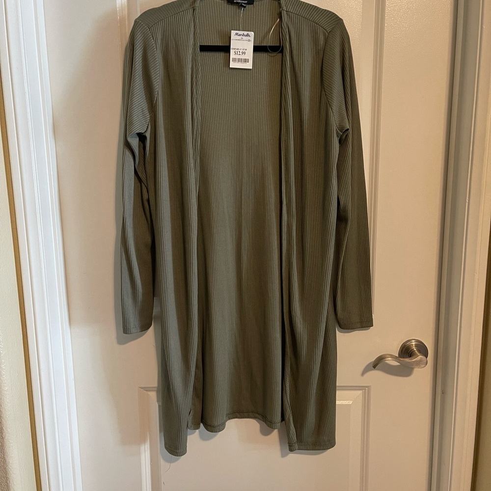 Olive green cardigan size large long sleeve brand ambiance
